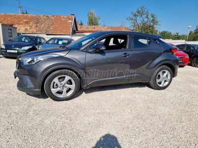 TOYOTA C-HR 1.8 Hybrid Comfort e-CVT KAMERA-NAVIGÁCIÓ-SÁVTARTÓ-ÜLÉSFŰTÉS!