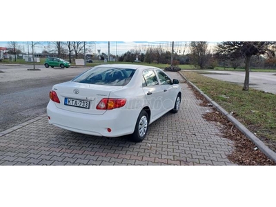 TOYOTA COROLLA Sedan 1.4