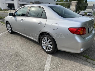 TOYOTA COROLLA Sedan 1.6 Executive