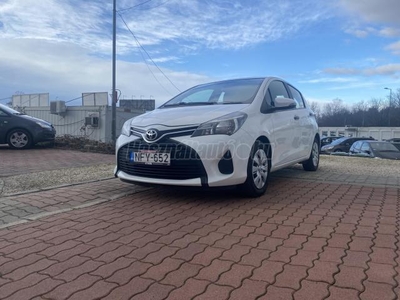 TOYOTA YARIS 1.0 Live Plus Magyarországi. Márkaszervizben vezetett szervizkönyv. Klíma