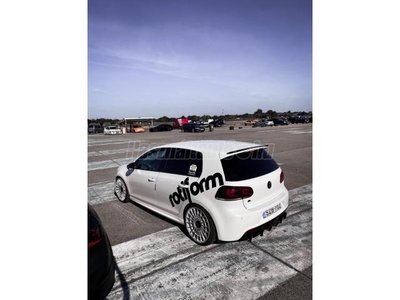 VOLKSWAGEN GOLF 6 R 4motion