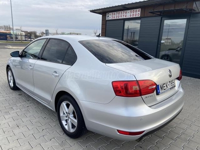 VOLKSWAGEN JETTA 1.6 CR TDI Comfortline DSG Ül.fűt.Tempom.Aluf