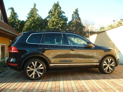 VOLKSWAGEN TOUAREG 4.2 V8 TDI Tiptronic ic Karambolmentes!Végig szervizelt!Ö.kulcs!Megkímélt!3.5t-ás vonóhorog!CSERÉLHETŐ!