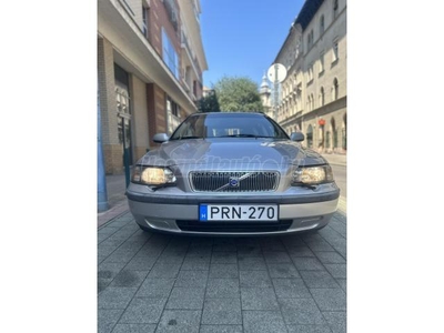 VOLVO V70 2.4