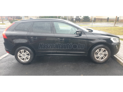 VOLVO XC60 2.0 D [D3] R-Design Kinetic Geartronic FWD