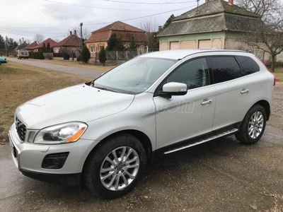 VOLVO XC60 2.4 D [D5] Summum