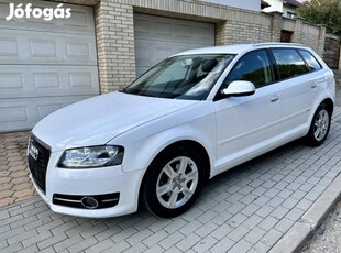 AUDI A3 1.6 TDI Ambition DPF Facelift-Digit.Klí...