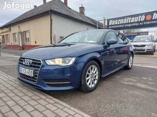 AUDI A3 Sportback 1.6 TDI ultra Attraction Kitű...