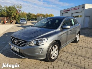 Volvo XC60 2.0 D [D3] Momentum FWD Navi. Kamera...