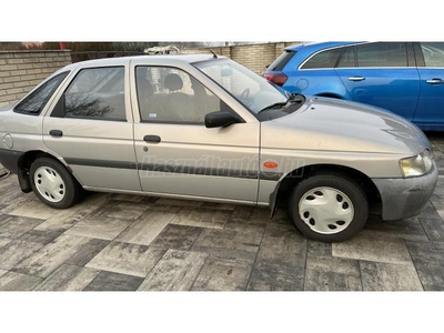 FORD ESCORT 1.3 Club