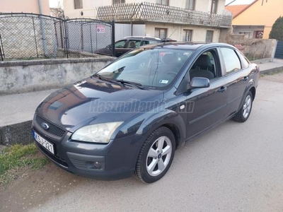 FORD FOCUS 1.6 Collection ELSÖ TULAJ KLIMÁS MEGKIMÉLT ÉVJ 2007