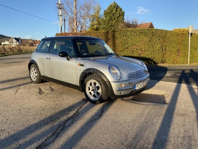 MINI COOPER Garantált km. bőr belső. panoráma tető