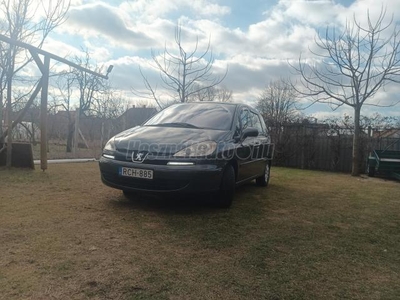 PEUGEOT 807 2.2 HDi Supreme