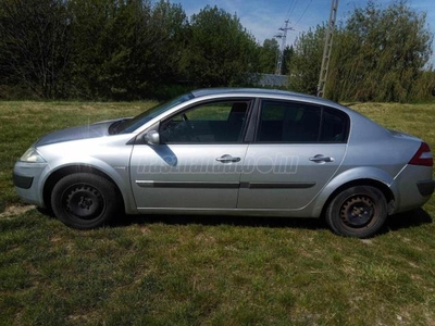 RENAULT MEGANE 1.4 Authentique