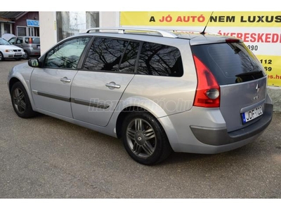 RENAULT MEGANE Grandtour 1.9 dCi Dynamique Két gyári kulcs / téli gumi garnitúra lemezfelnin /