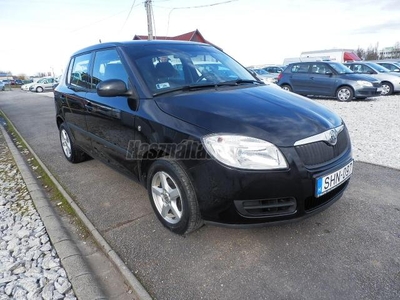 SKODA FABIA 1.4 16V Gift