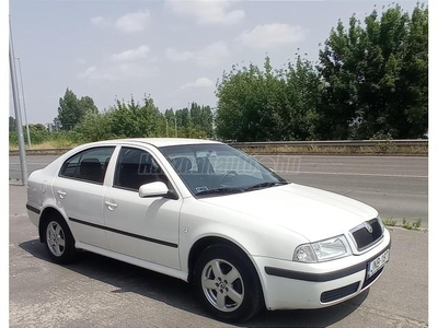 SKODA OCTAVIA 1.6 Classic Magyarországi.friss vizsgával. digit klíma.2 kulcsos. 152.000 km!!