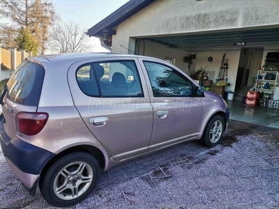 TOYOTA YARIS 1.0 Linea Terra