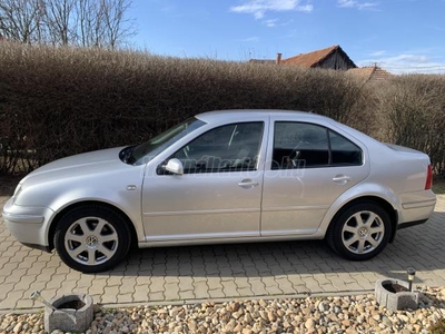 VOLKSWAGEN BORA 1.6 Pacific