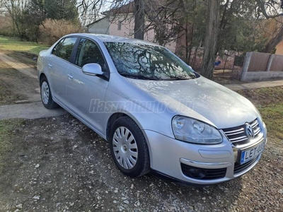 VOLKSWAGEN JETTA 1.6 Comfortline