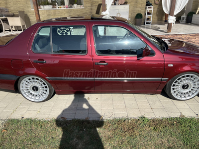 VOLKSWAGEN VENTO 1.8 GL