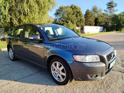 VOLVO V50 2.4 D [D5] Momentum