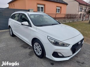 Hyundai I30 1.6 CRDi Select EURO6 S&S Sávtartó...