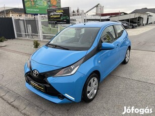 Toyota Aygo 1.0 x-play+touch TSS Végig Márkasze...