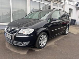 Volkswagen Touran 1.4 TSi Highline Family szerv...