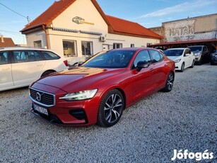 Volvo S60 2.0 [T6] R-Design AWD Geartronic Magy...