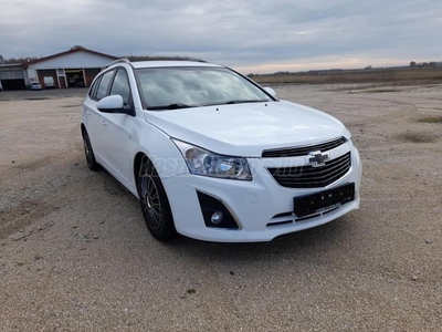 CHEVROLET CRUZE 1.7D LT KOMBI 99400Km