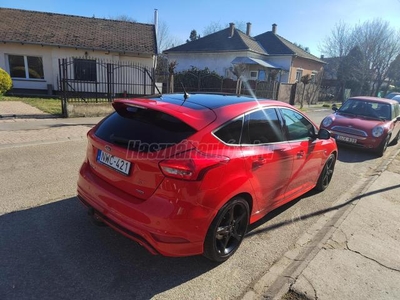 FORD FOCUS 1.5 EcoBoost ST-Line Red MAGYARORSZÁGI ! VEZETETT SZERVÍZKÖNYVES!!