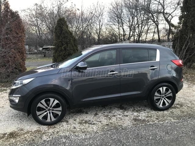 KIA SPORTAGE 2.0 CRDi EX Prémium 4x4 (Automata) 147ezer km/Extrákban gazdag