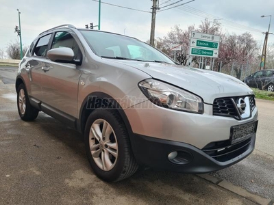 NISSAN QASHQAI 1.6 i-Way Sérmentes. vez szervkönyv. navi. digitklíma. tolatókamera. tempomat. panorámatet