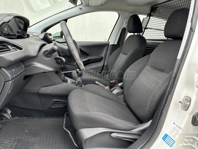 PEUGEOT 208 1.4 HDi Van /Magyarországi 1.tul./ Vezetett szervizkönyv/ B-180