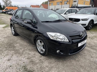 TOYOTA AURIS 1.6 Luna Kitűnő állapot! Sérülésmentes! Vezetett szervízkönyv!