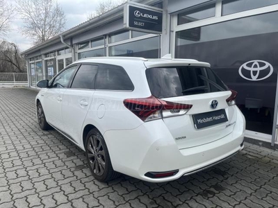 TOYOTA AURIS Touring Sports 1.8 HSD Executive TSS (Automata)