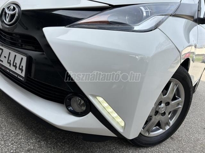 TOYOTA AYGO 1.0 x-cool 109 E KM+TOLATÓKAMERA+LED+NAGYKIJELZÖS+TEMPOMAT!!!