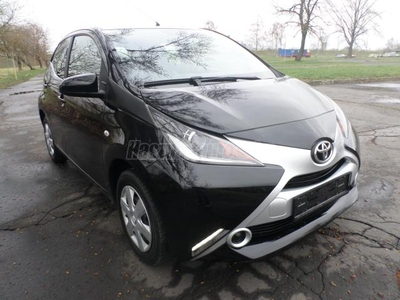 TOYOTA AYGO 1.0 x+comfort plus