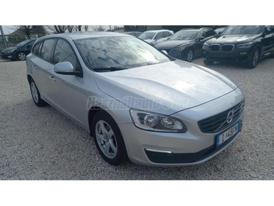 VOLVO V60 2.0 D [D2] Momentum Geartronic 4.2 liter/100 Km