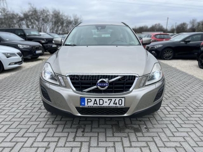 VOLVO XC60 2.4 D [D5] Momentum Geartronic NAVI! KAMERA! FÉLBŐR! ÜLÉSFŰTÉS!