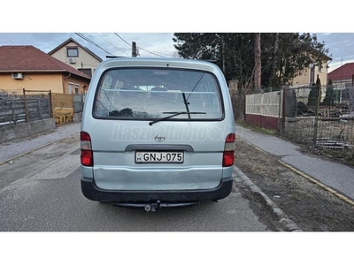 TOYOTA HI-ACE Hiace 2.4 D Glass Van