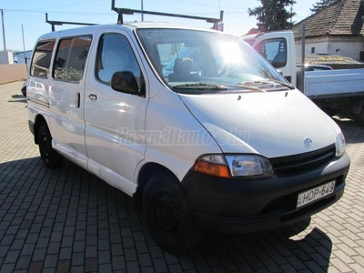 TOYOTA HI-ACE Hiace 2.4 D Glass Van Gyári 6személy!2 kulcs!