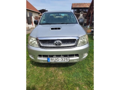 TOYOTA HI LUX Hilux 2.5 D-4D 4x4 Double Comfort AC