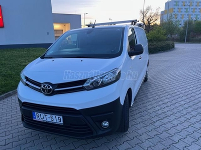 TOYOTA PROACE 2.0 D-4D Combi Live L1H1