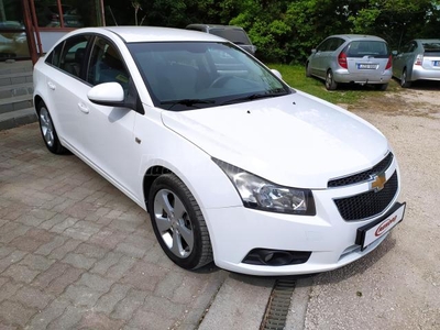 CHEVROLET CRUZE 2.0 D LT KORRÓZIÓ MENTES. GYÁRI FÉNYEZÉS JÓ ÁLLAPOT