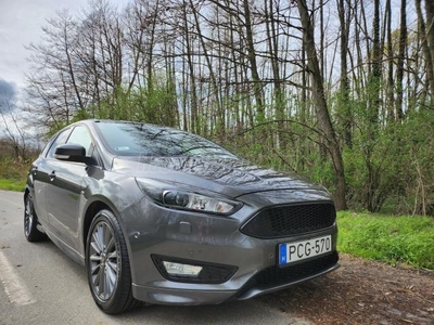 FORD FOCUS 1.5 EcoBoost ST-Line