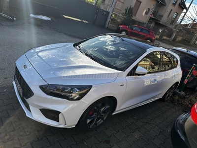 FORD FOCUS 1.5 TDCI ST-Line Black St-line