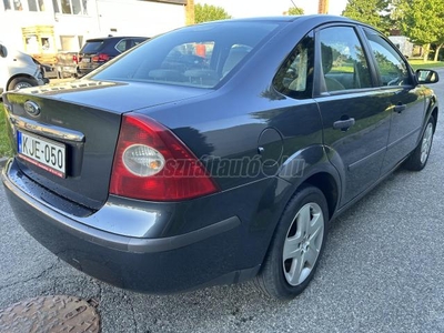 FORD FOCUS 1.6 Ambiente Sedan!