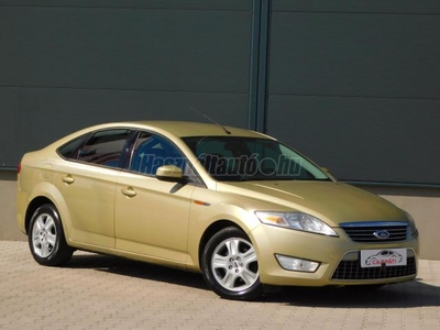 FORD MONDEO 2.0 Ghia 5 ajtós benzines